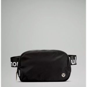 Lululemon Everywhere Belt Bag-LOGO
